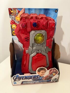 Marvel Avengers: Endgame Red Infinity Gauntlet Electronic